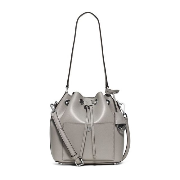 Michael Kors Handbags - Michael Kors Greenwich Bucket Crossbody Bag